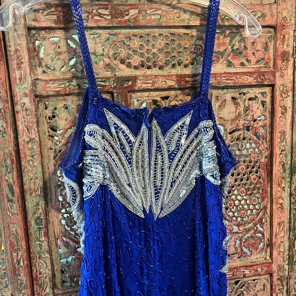 Mark & John by B2 gown 100 % Silk - Picture 3 of 7